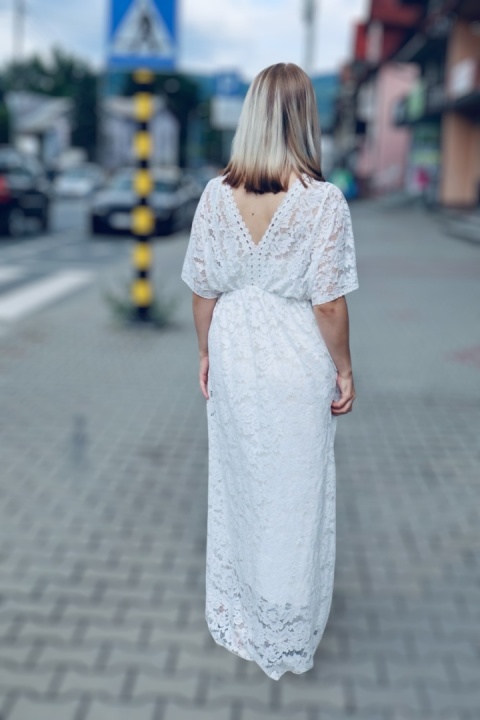 Długa sukienka koronkowa z dekoltem w serek