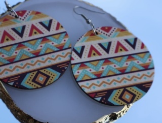 Kolczyki wisząckie, drewniane, okrągłe, azteckie kolorowe wzory