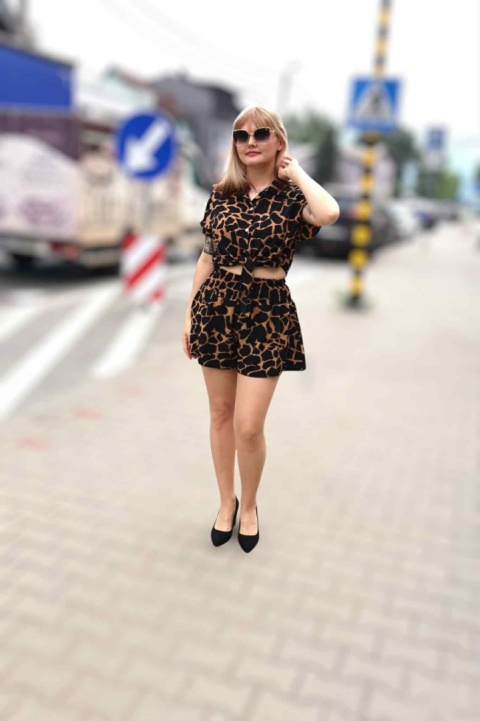 Komplet w print zwierzęcy