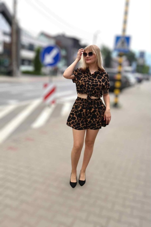 Komplet w print zwierzęcy