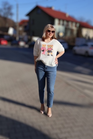 Sweter z misiem dekolt w serek krótkie rękawy