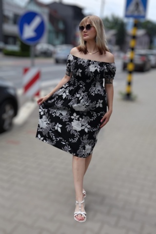 Zwiewna sukienka w kwiaty, hiszpanka