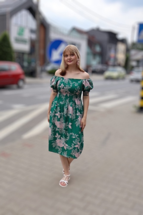 Zwiewna sukienka w kwiaty, hiszpanka