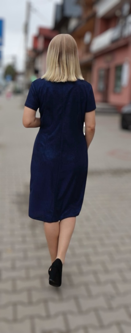 Elegancka sukienka kopertowa, błyszcząca by Vegas collection, krótki rękaw