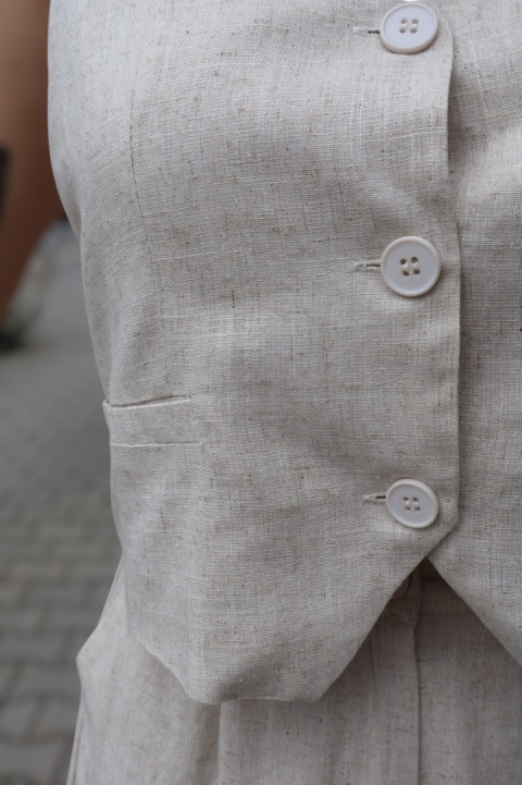 Komplet garniturowy, lniano wiskozowy, kamizelka i spodenki, beżowy