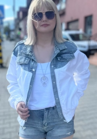 Kurtka jeansowo–bawełniana damska L, zapinana na zamek z kieszeniami