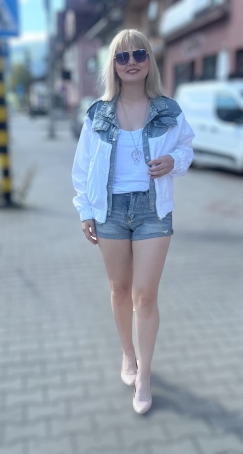 Kurtka jeansowo–bawełniana damska L, zapinana na zamek z kieszeniami