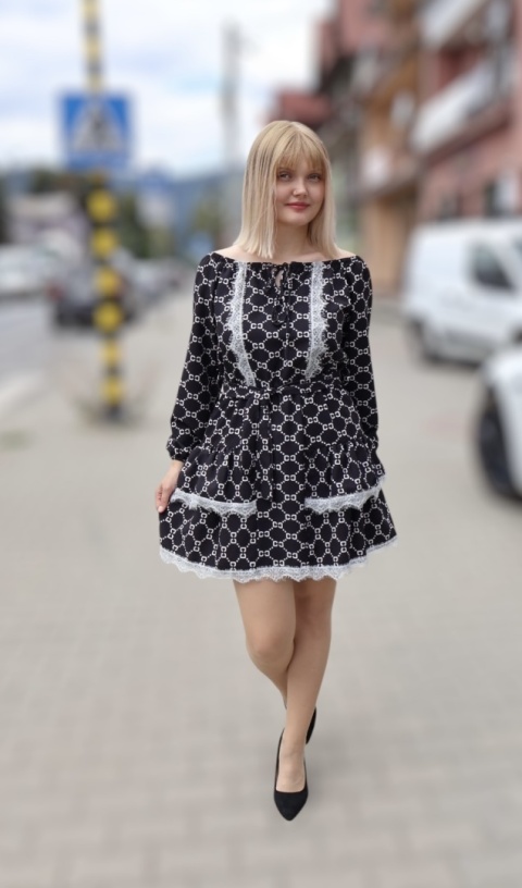 Sukienka czarna mini z długim rękawem i koronką, hiszpanka