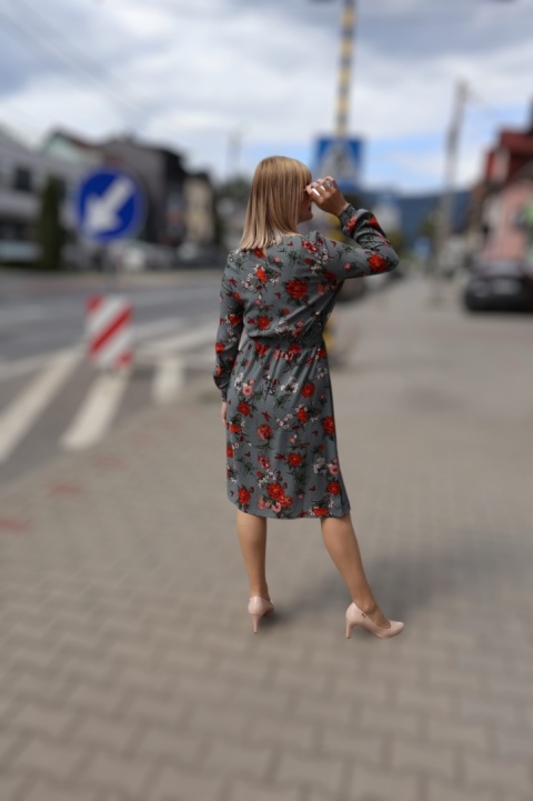 Sukienka midi w kwiaty z długim rękawem Only