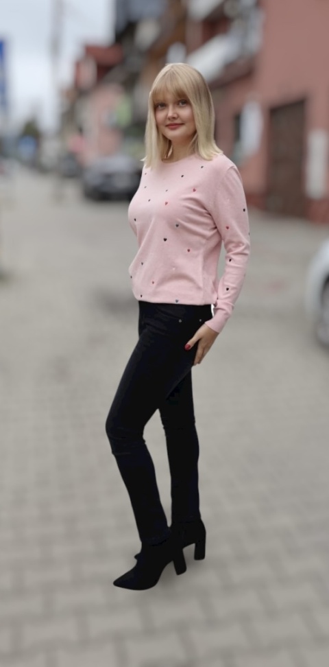 Sweter damski z serduszkami, różowy