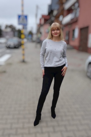 Sweter damski z serduszkami, szary