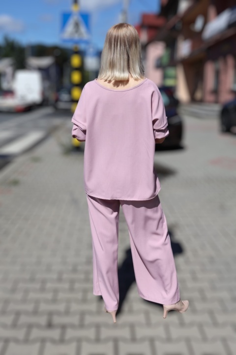 Wiskozowy komplet bluzka i spodnie z szerokimi nogawkami pudrowy róż